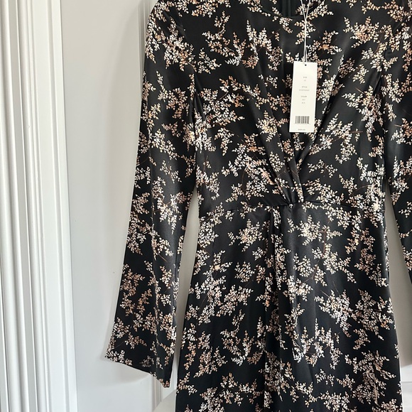 NWT Vince Brand Black and Cream Floral Long Sleeve Dress - Size XS - Picture 12 of 15